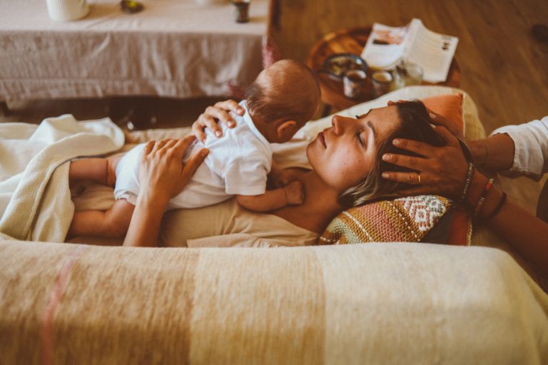 Dépression postpartum et postpartum: quelles différences ?