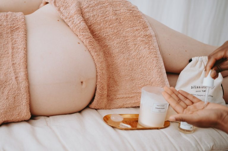 grossesse massage prenatal 768x511