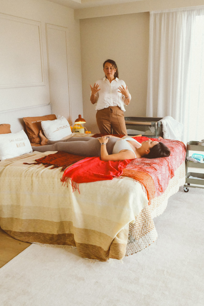 Doula ou accompagnante postnatale, quelles sont les différences ?