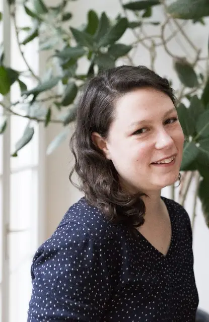 Portrait de Clémence Pagnon, co-autrice du livre Le 5ème trimestre et experte du retour au travail après le congé maternité.