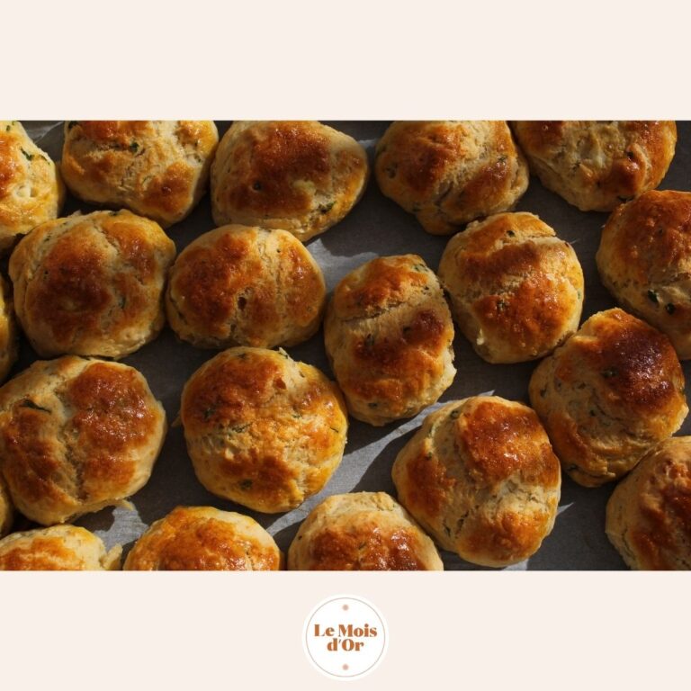 Scones sains aux fruits et épices réconfortantes, façon crumble pour le postpartum.